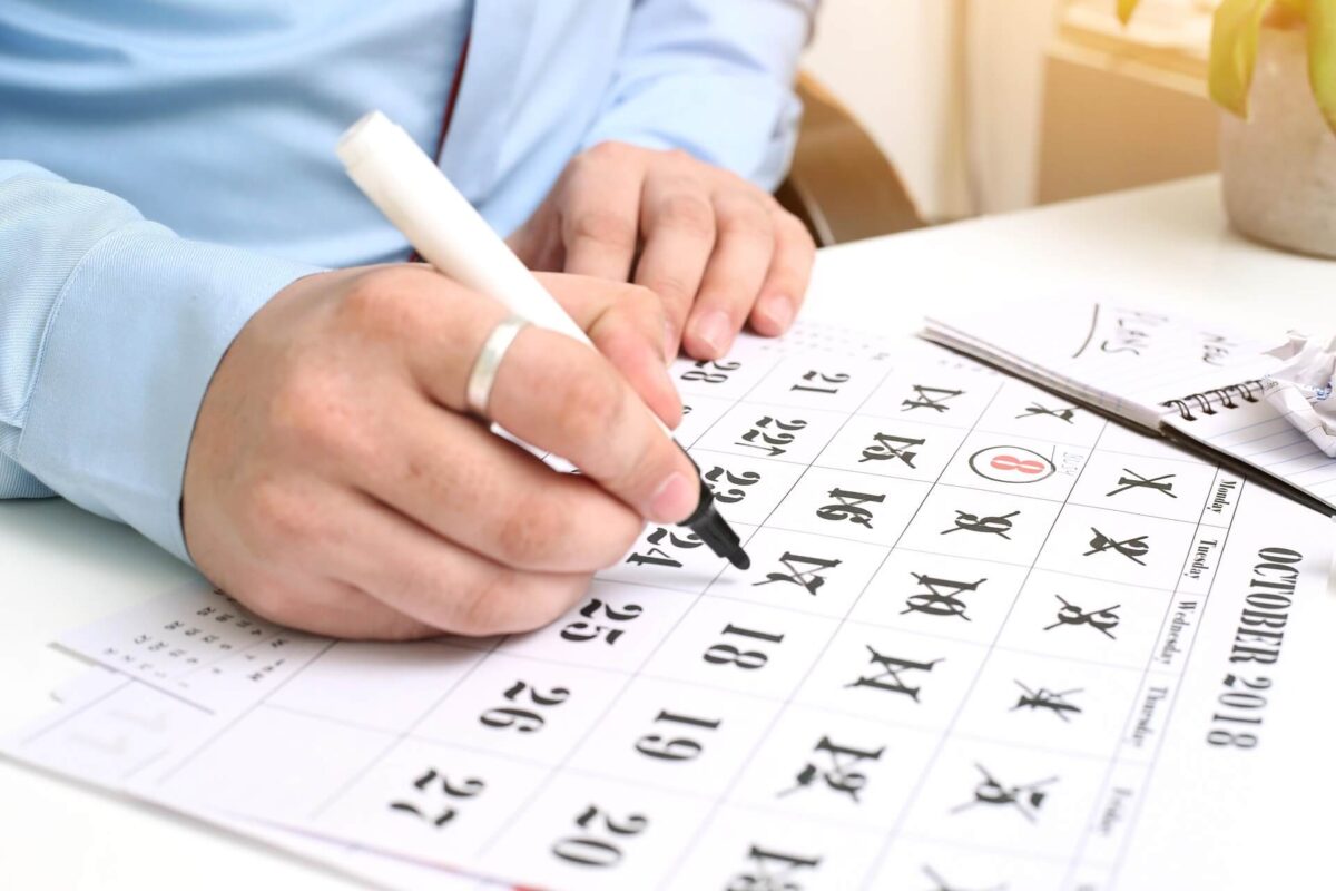 adult planning study schedule at home